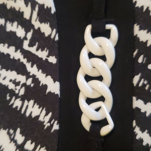 TOP DESIGN DRESS, NWOT, blk/wht, cap sleeve, pullover, jersey. - Picture 4 of 9